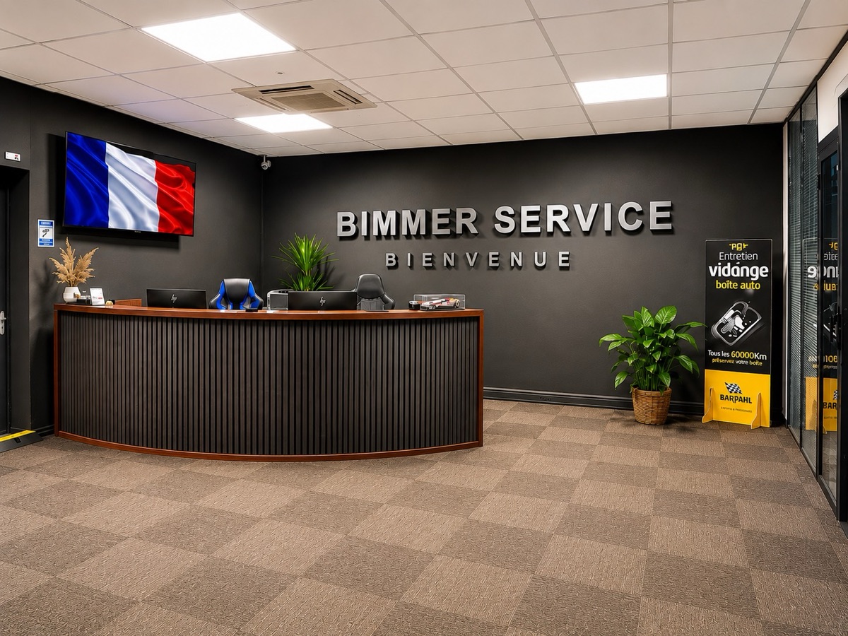 Espace d'accueil et comptoir de réception Bimmer Service